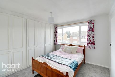 140 Grange Road, Romford, RM3 7EA