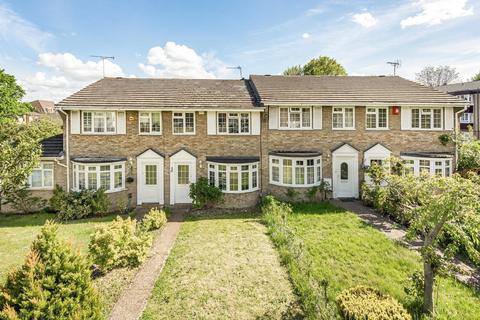 3 Everlands Close, Woking, GU22 7TB