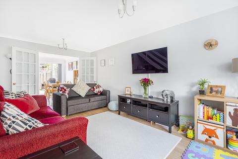 3 Everlands Close, Woking, GU22 7TB