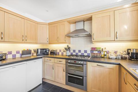 3 Everlands Close, Woking, GU22 7TB
