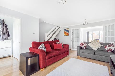 3 Everlands Close, Woking, GU22 7TB