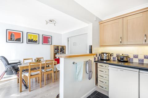 3 Everlands Close, Woking, GU22 7TB