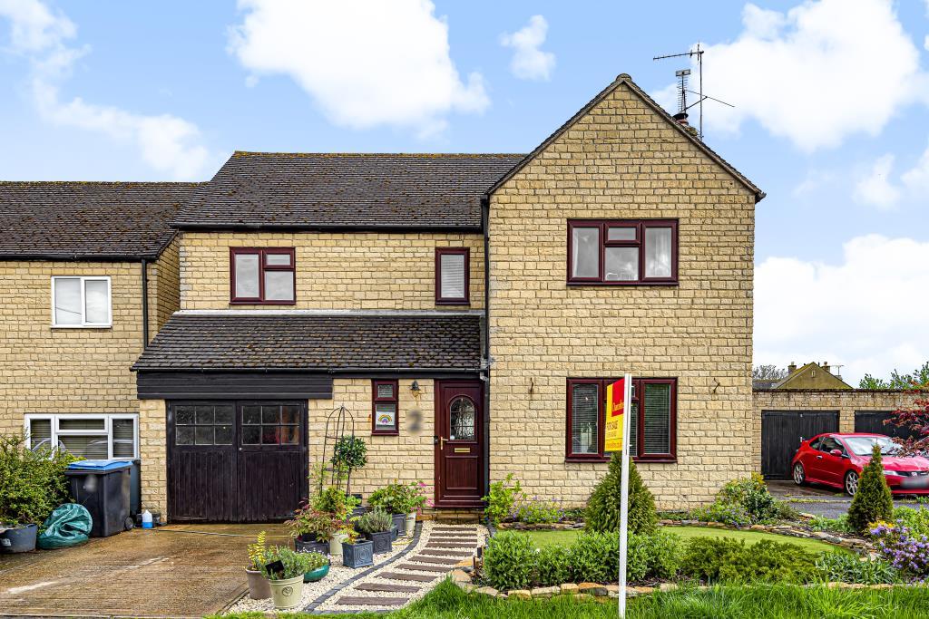 Brize Norton, Oxfordshire, OX18 4 bed detached house £350,000
