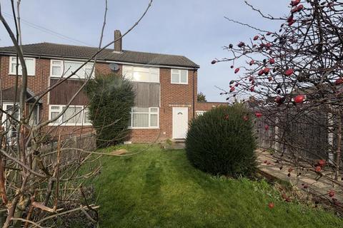 3 bedroom semi-detached house to rent, Sunbury,  Sunbury on Thames,  TW16