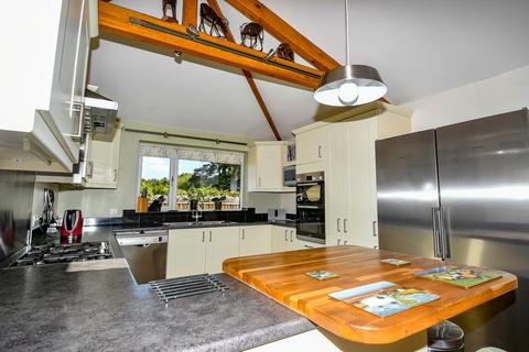 8 Pinefields Close, West Hill, Ottery St Mary, EX11 1XL