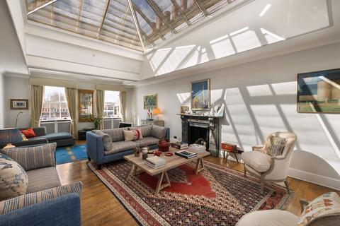 Flat F, 1 Bina Gardens, London, SW5 0LD