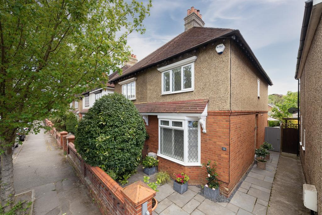 Clare Road, Maidenhead 3 bed semidetached house £550,000