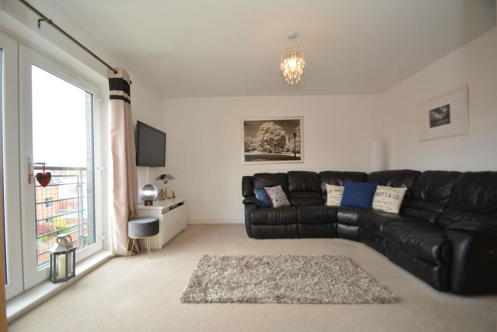 3/2 65 Craigend Circus, GLASGOW, G13 2TY 2 bed flat £179,995