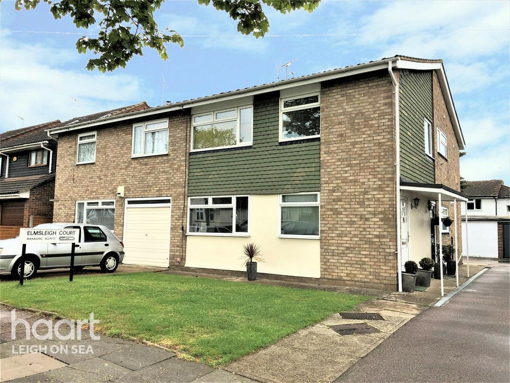Elmsleigh Drive, Leigh OnSea 2 bed block of apartments £240,000