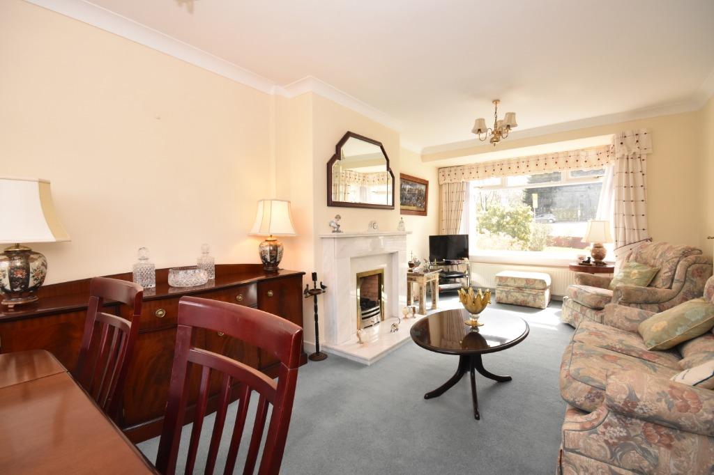 Annan Drive, Bearsden, East Dunbartonshire, G61 1EZ 2 bed semidetached