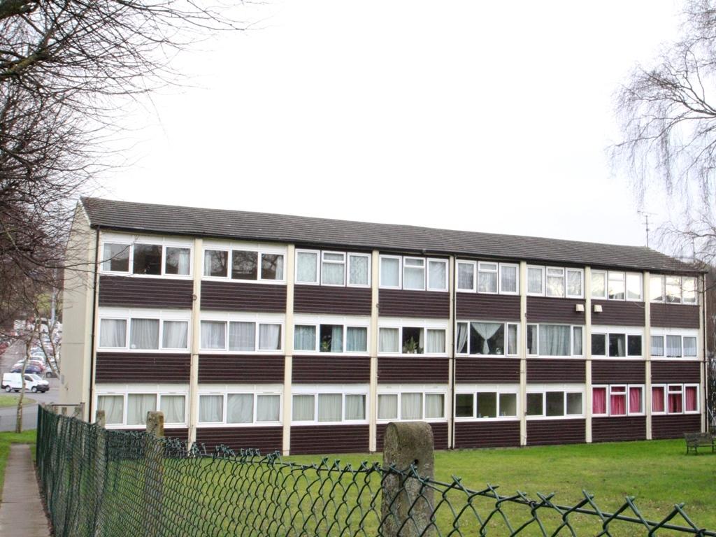 Harrowden Court, Wigmore, Luton, LU2 1 bed flat £675 pcm (£156 pw)