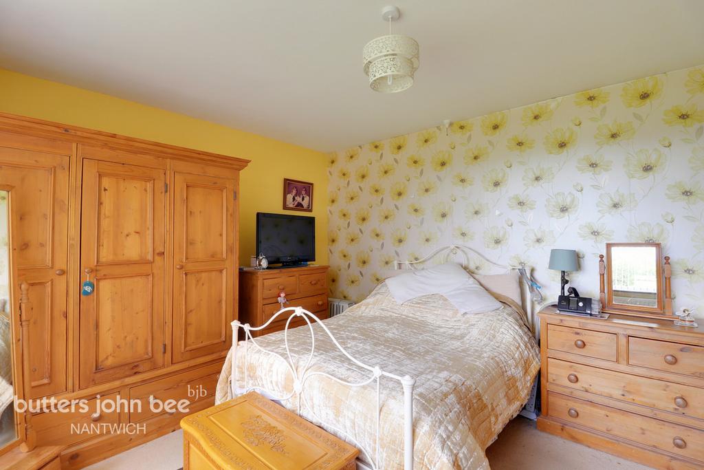 Colleys Lane, Nantwich 2 bed detached bungalow £299,950