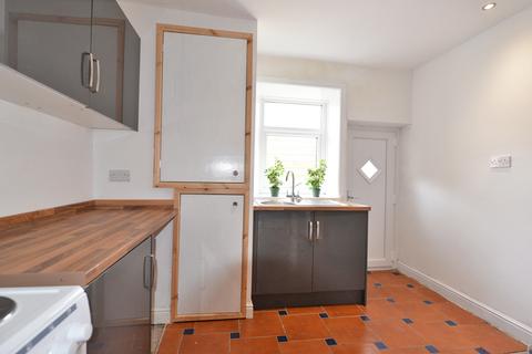 2 bedroom terraced house to rent, Walmsgate, Barnoldswick, BB18