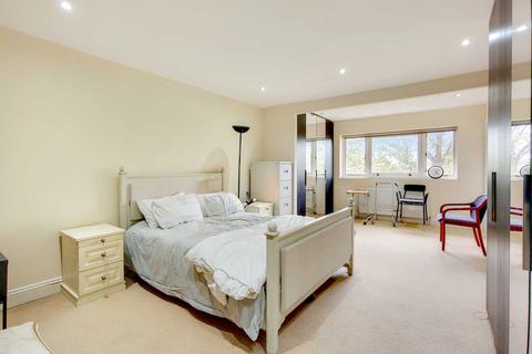 5 Woodhall Drive, London, SE21 7HJ