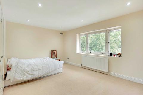 5 Woodhall Drive, London, SE21 7HJ