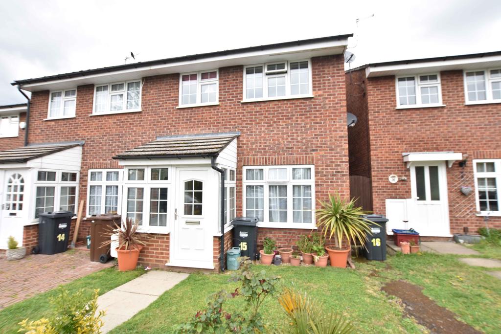 Highland Park, Feltham, Middlesex, TW13 3 bed house £425,000