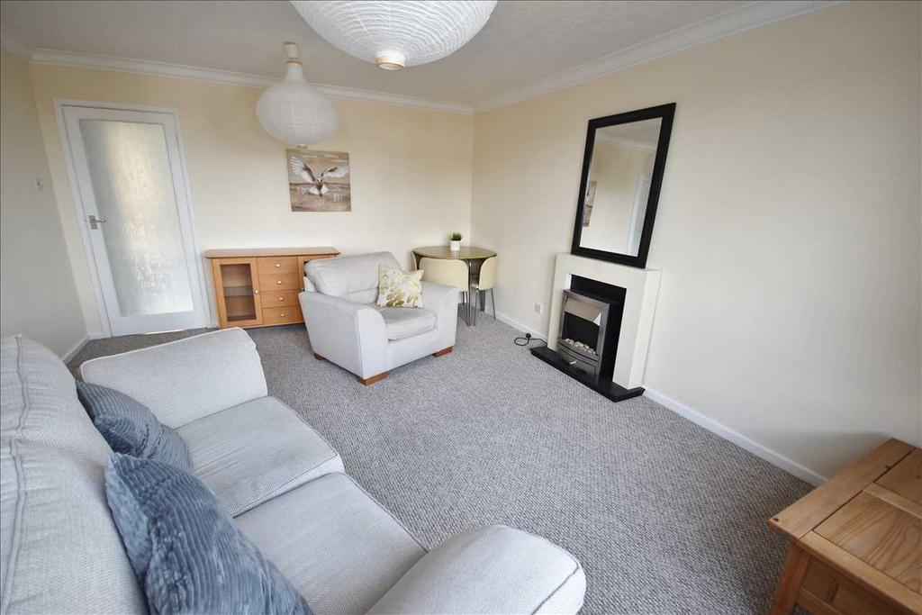 Balmoral Court, Balmoral Road, Chorley 2 bed apartment £795 pcm (£183 pw)