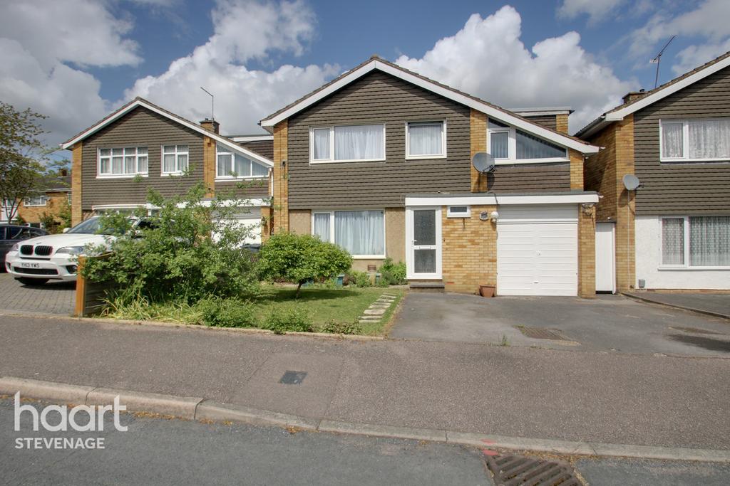 Wellington Road, Stevenage 5 bed detached house £475,000