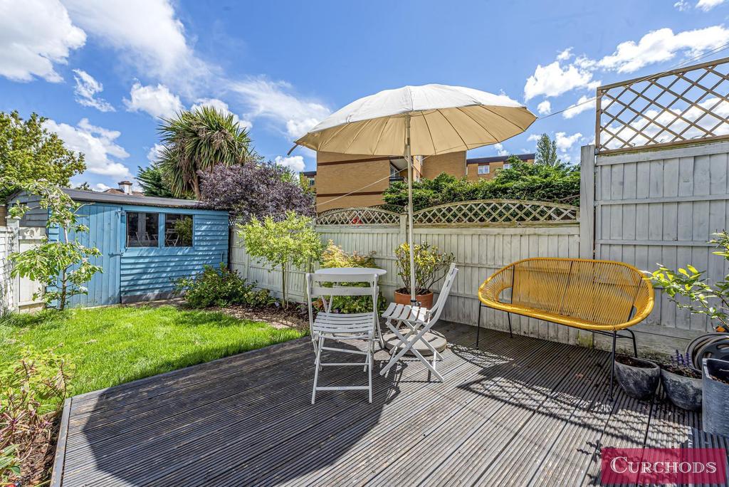 Elizabeth Gardens, SunburyOnThames... 3 bed terraced house £539,000