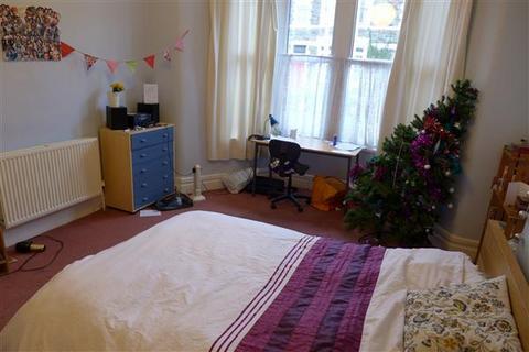 undefined, Bristol BS7