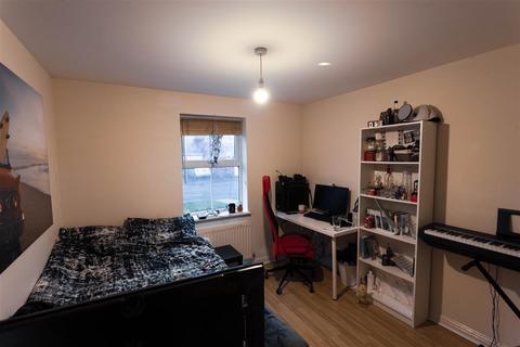 undefined, Bristol BS16