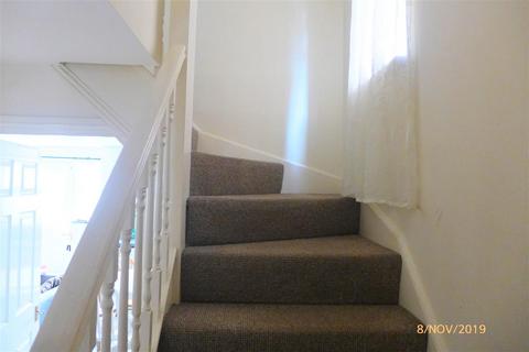 5 bedroom end of terrace house to rent, Bristol BS16