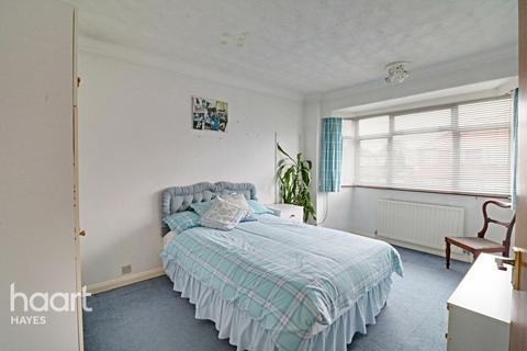 4 Meadow View Road, Hayes, UB4 8EZ