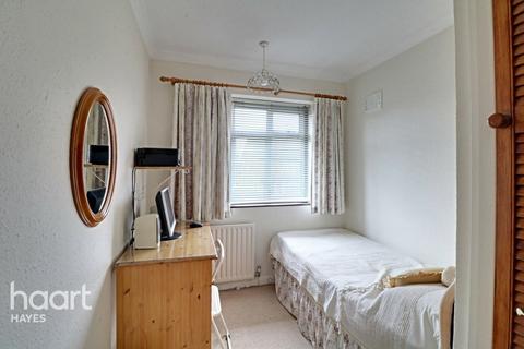 4 Meadow View Road, Hayes, UB4 8EZ