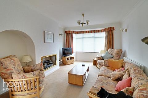 4 Meadow View Road, Hayes, UB4 8EZ