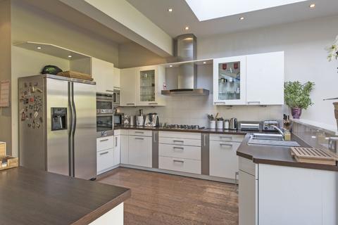 21 Granard Road, London, SW12 8UJ