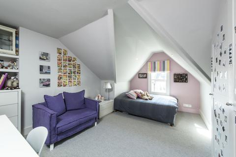 21 Granard Road, London, SW12 8UJ