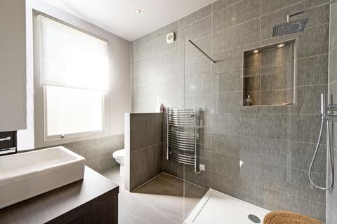 21 Granard Road, London, SW12 8UJ