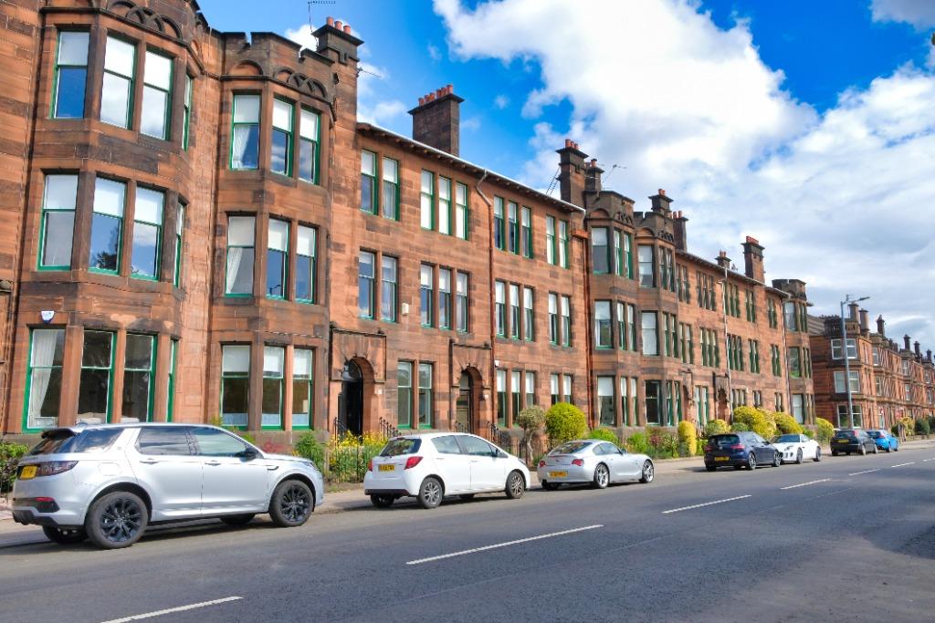 Darnley Road, Flat 1/1, Pollokshields, Glasgow, G41 4NE 4 bed flat for