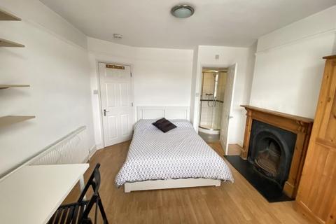 6 bedroom house share to rent, HOOK ROAD