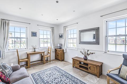 3 Frederick Square, London, SE16 5XR