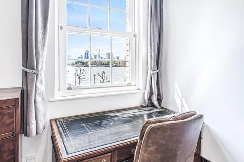 3 Frederick Square, London, SE16 5XR