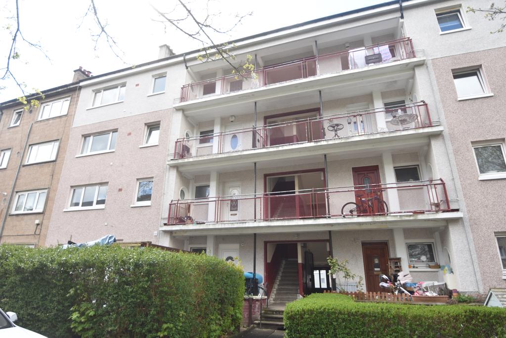 Banchory Crescent, Glasgow G43 3 bed flat £82,500