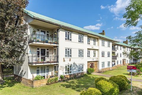 Bromley - 3 bedroom flat for sale