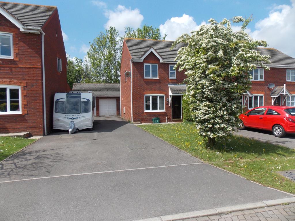 Colliers Break, Emersons Green... 2 bed semidetached house £1,100