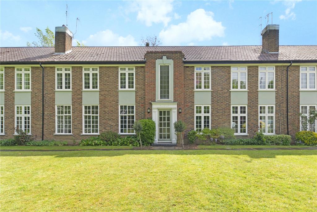 Rythe Court, Portsmouth Road, Thames... 2 bed apartment £325,000