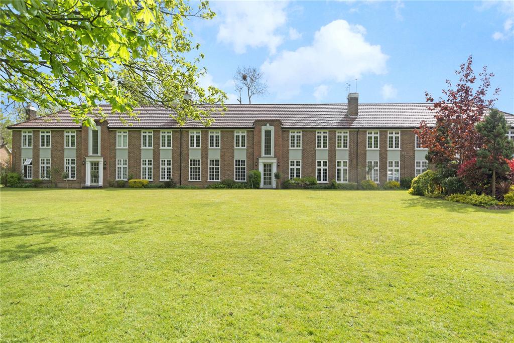 Rythe Court, Portsmouth Road, Thames... 2 bed apartment £325,000