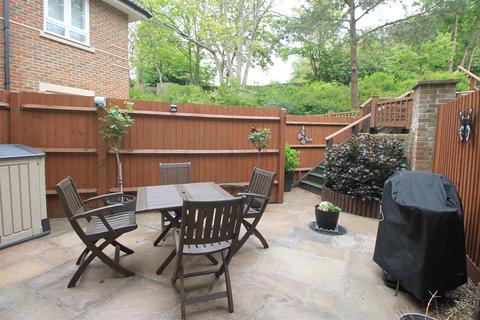 2, Castle View Abbey Hill, Netley Abbey, Southampton, SO31 5FA
