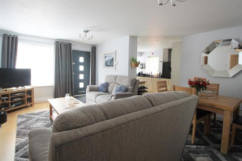 2, Castle View Abbey Hill, Netley Abbey, Southampton, SO31 5FA