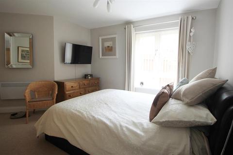 2, Castle View Abbey Hill, Netley Abbey, Southampton, SO31 5FA