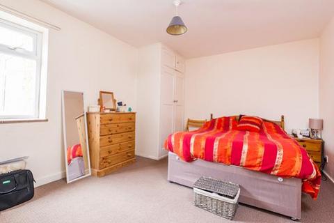 1 bedroom in a flat share to rent, Kenilworth Ave, Oxford OX4 2AL