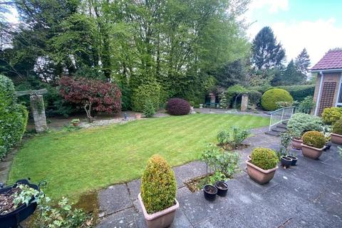 10 Chantry Close, Great Billing, Northampton, NN3 9EG