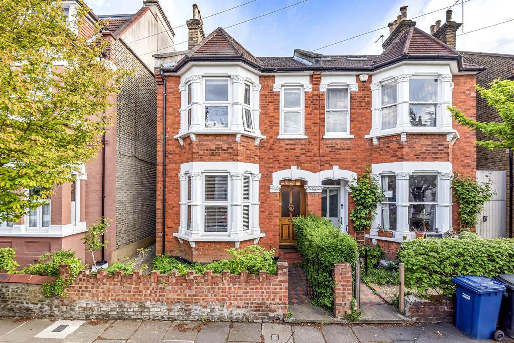 Leicester Road, East Finchley 3 bed semidetached house £1,200,000