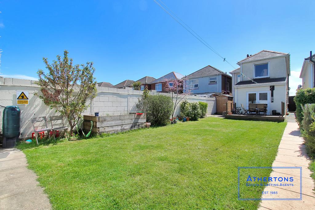 Kingswell Road, Bournemouth. BH10 3 bed detached house £375,000