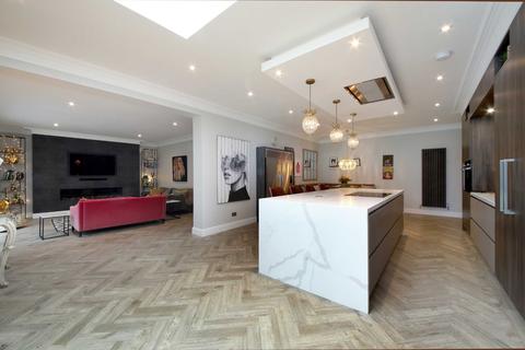 Chimes Court Cross Road, Ascot, SL5 9RX