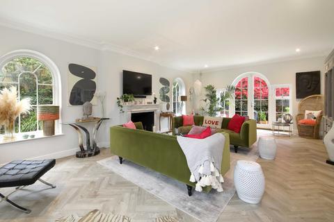 Chimes Court Cross Road, Ascot, SL5 9RX